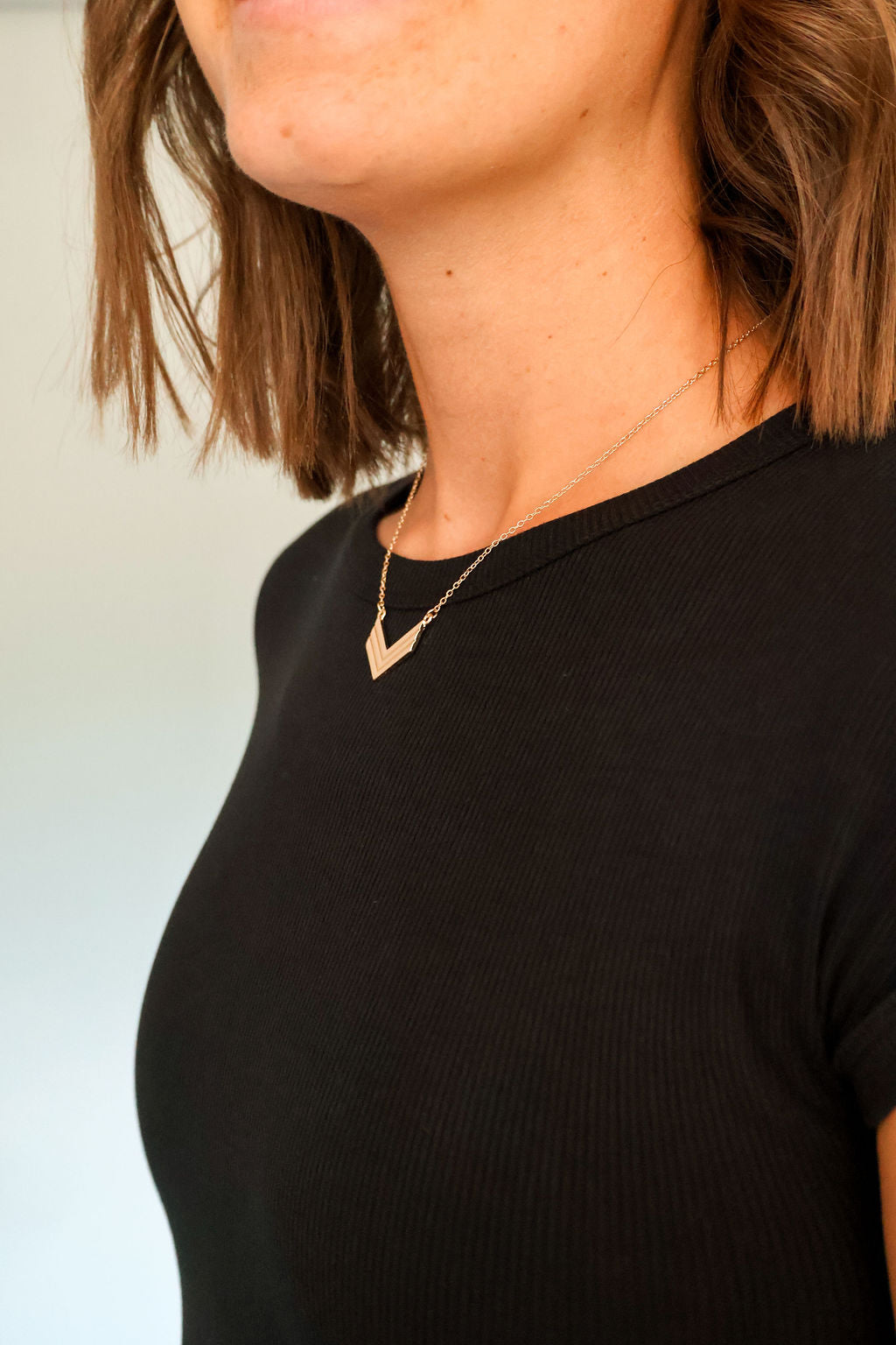 Light Gold Arrow Pendant Necklace Earrings