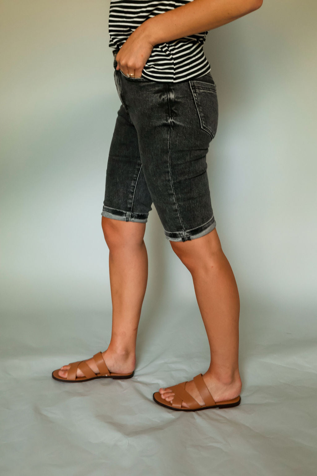 Mid Rise Bermuda Shorts - Black